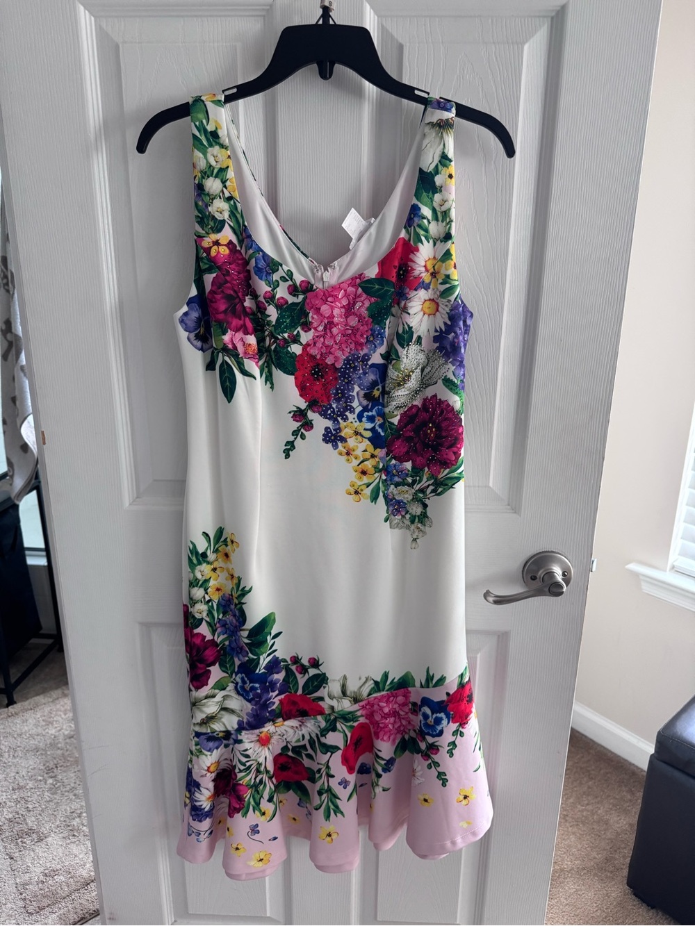 VENUS White Floral Scoop-Neck Mini Dress with Pink Hem